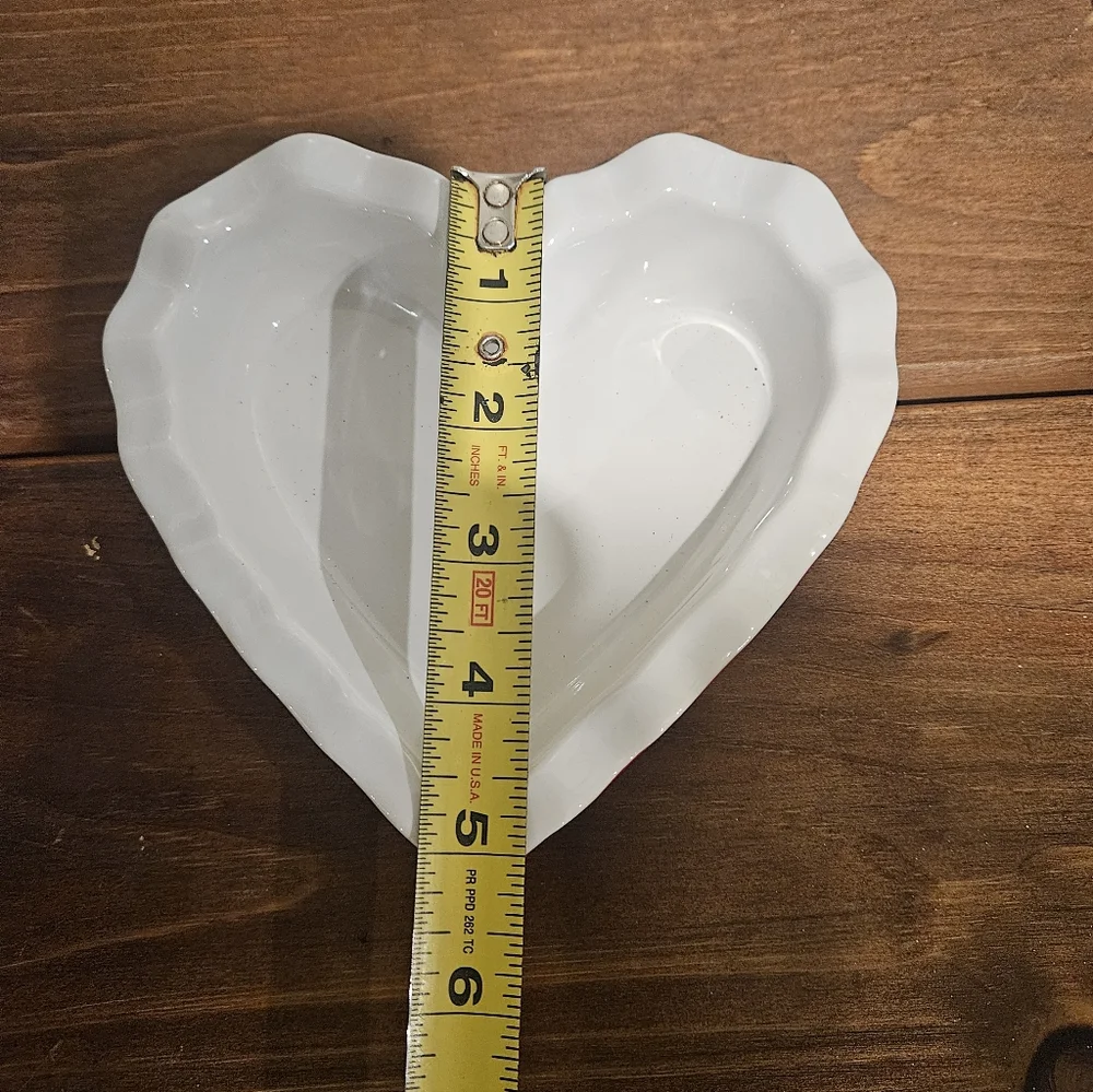 CRATE & BARREL Small Valentine Heart Ruffle Dish Trinket Holder Candy Dish Decor